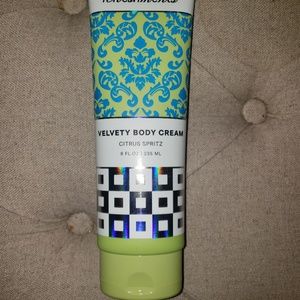 NWOT Refreshments Velvety Body Cream